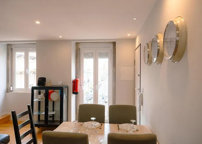 Charming Duplex In Graca | By Airnest